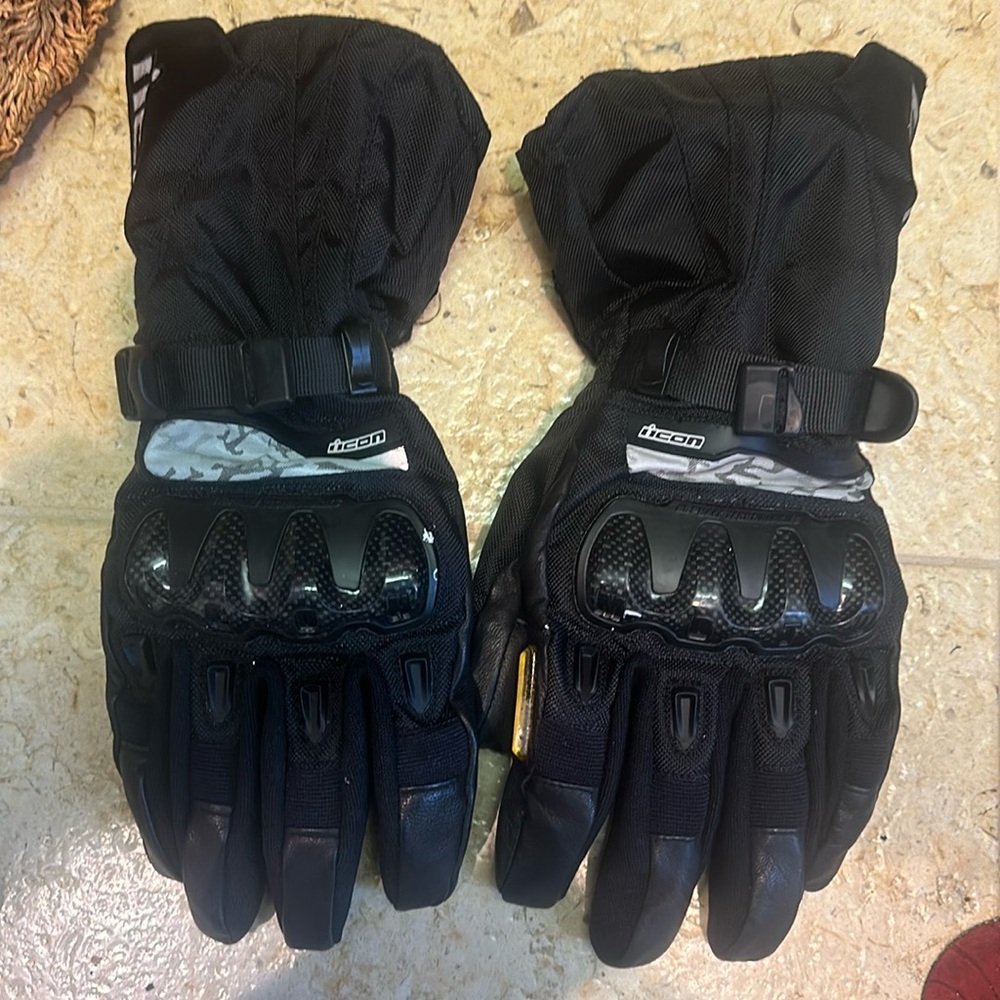 Icon Patrol CE Waterproof motorcycle gloves in mint condition.